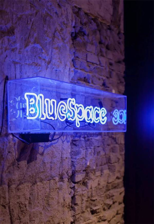 剝掉飾面，演繹時尚的清貧 | Blue Space 辦公室